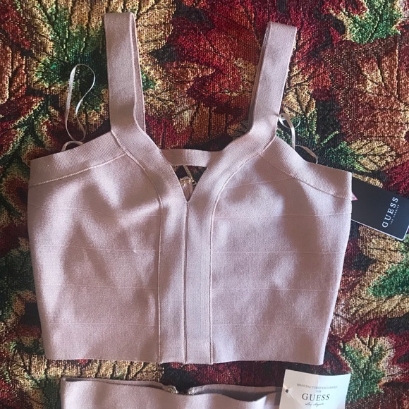 Guess two piece crop top and skirt - Picture 3 of 6